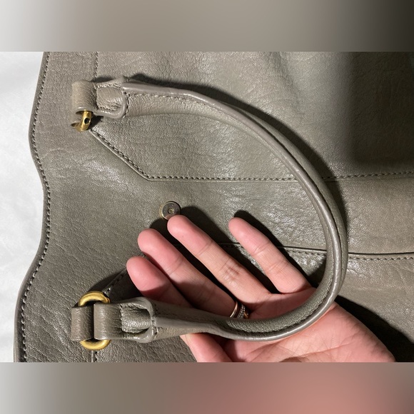 Yves Saint Laurent Chyc Cabas - Picture 11 of 15